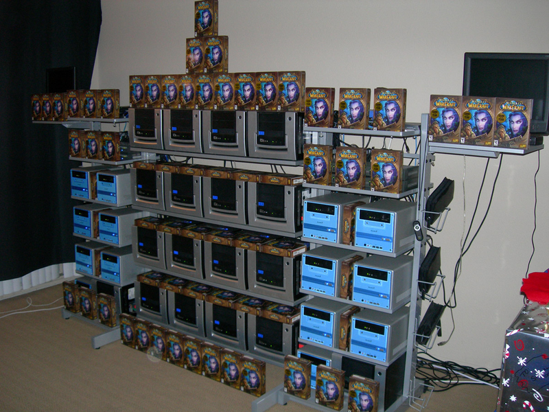 Illustration for article titled World of Warcraft Addict Constructs Massive 47 PC Setup